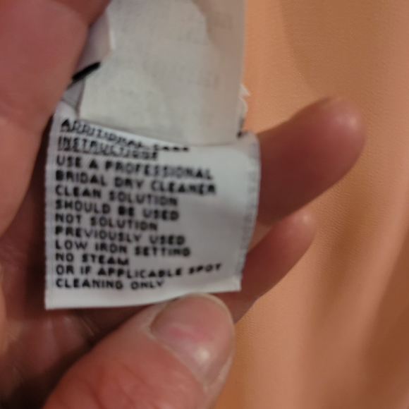 NEW GRAD/ WEDDING FORMAL GOWN - Picture 3 of 7